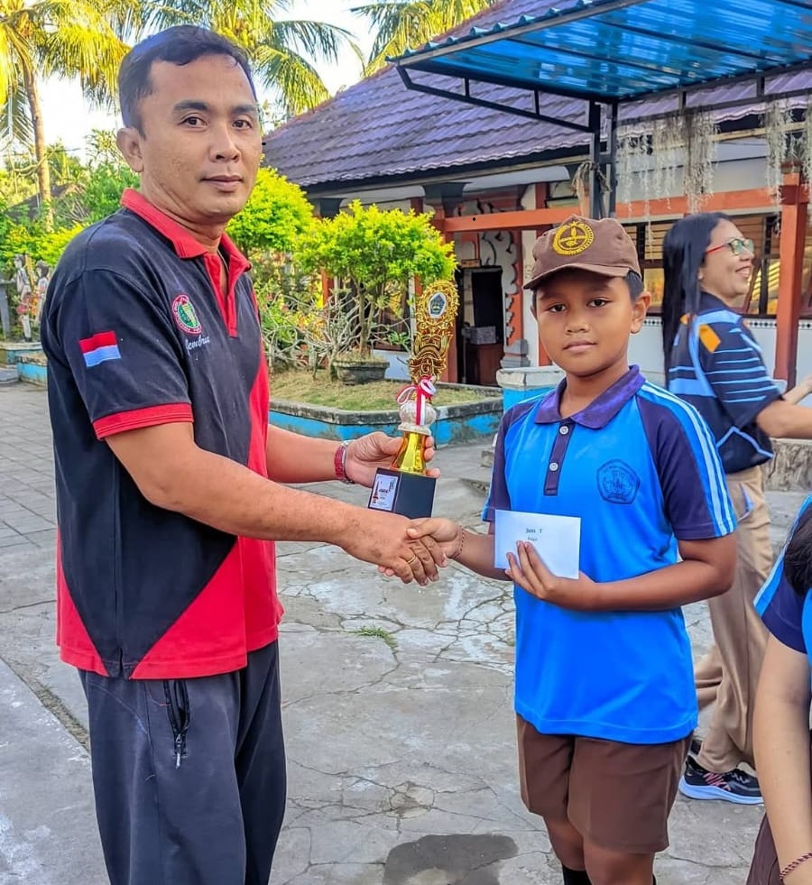 SD Negeri 5 Yehembang Berikan Apresiasi kepada Siswa Berprestasi, Wujud Nyata Dukungan untuk Generasi Juara
