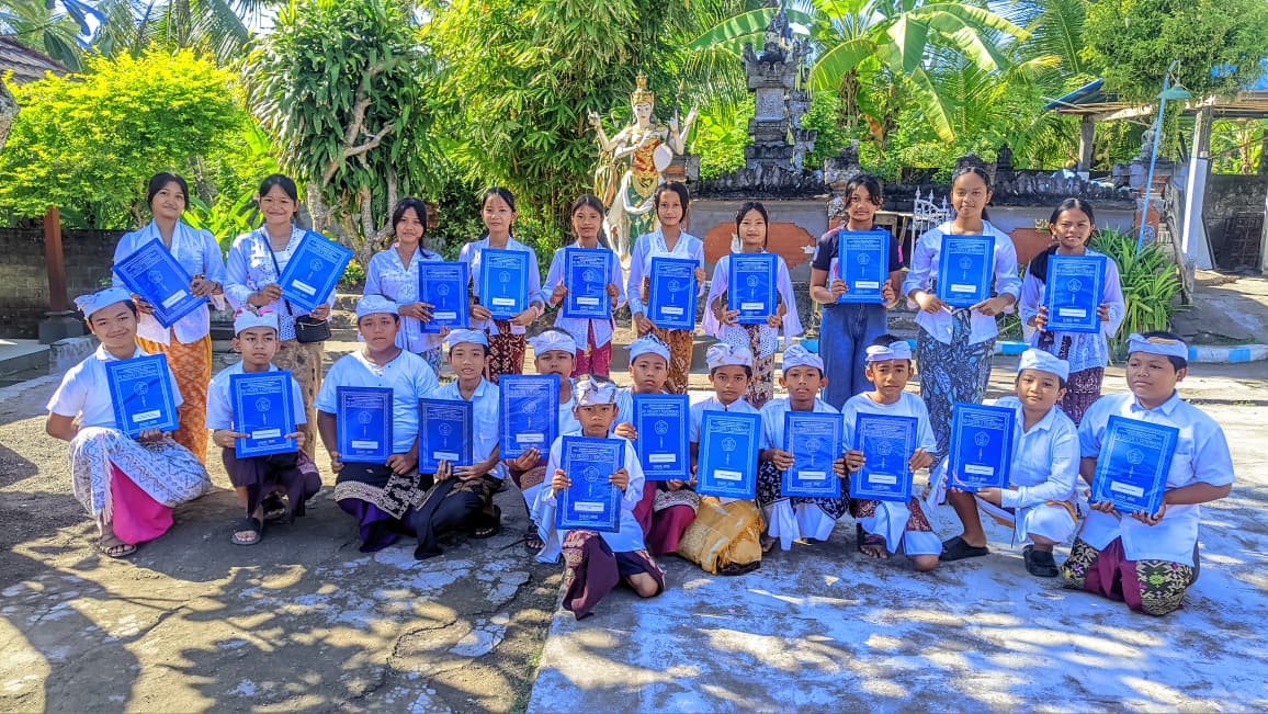 Pelaksanaan Penyerahan Ijazah Peserta Didik Kelas VI SD Negeri 5 Yehembang Tahun Pelajaran 2025/2026